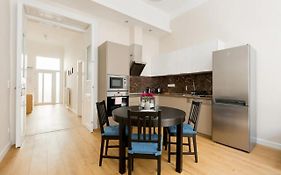 Kresz Geza 29 Westend Station 2 Bedrooms+Living Ac