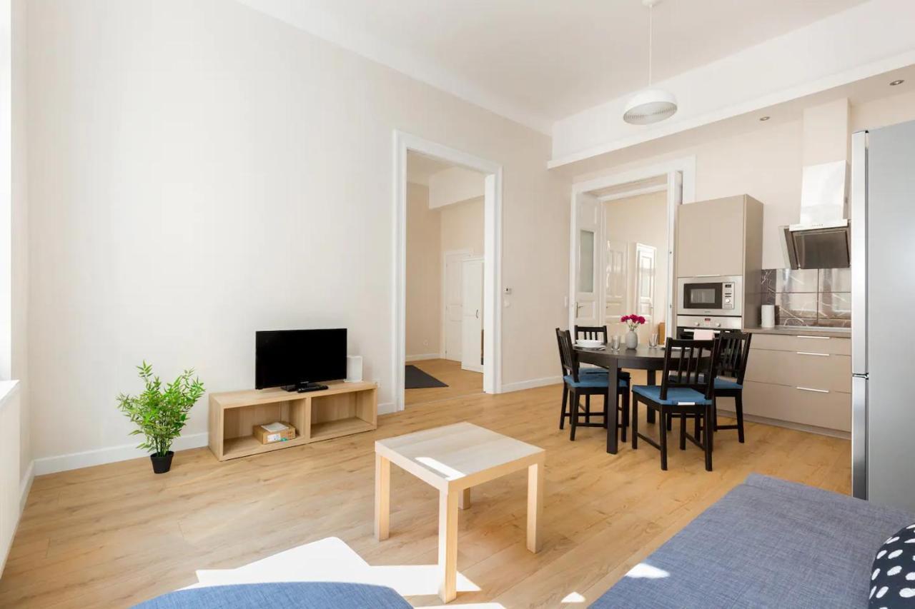 Kresz Geza 29 Westend Station 2 Bedrooms+Living Ac Budapest Esterno foto