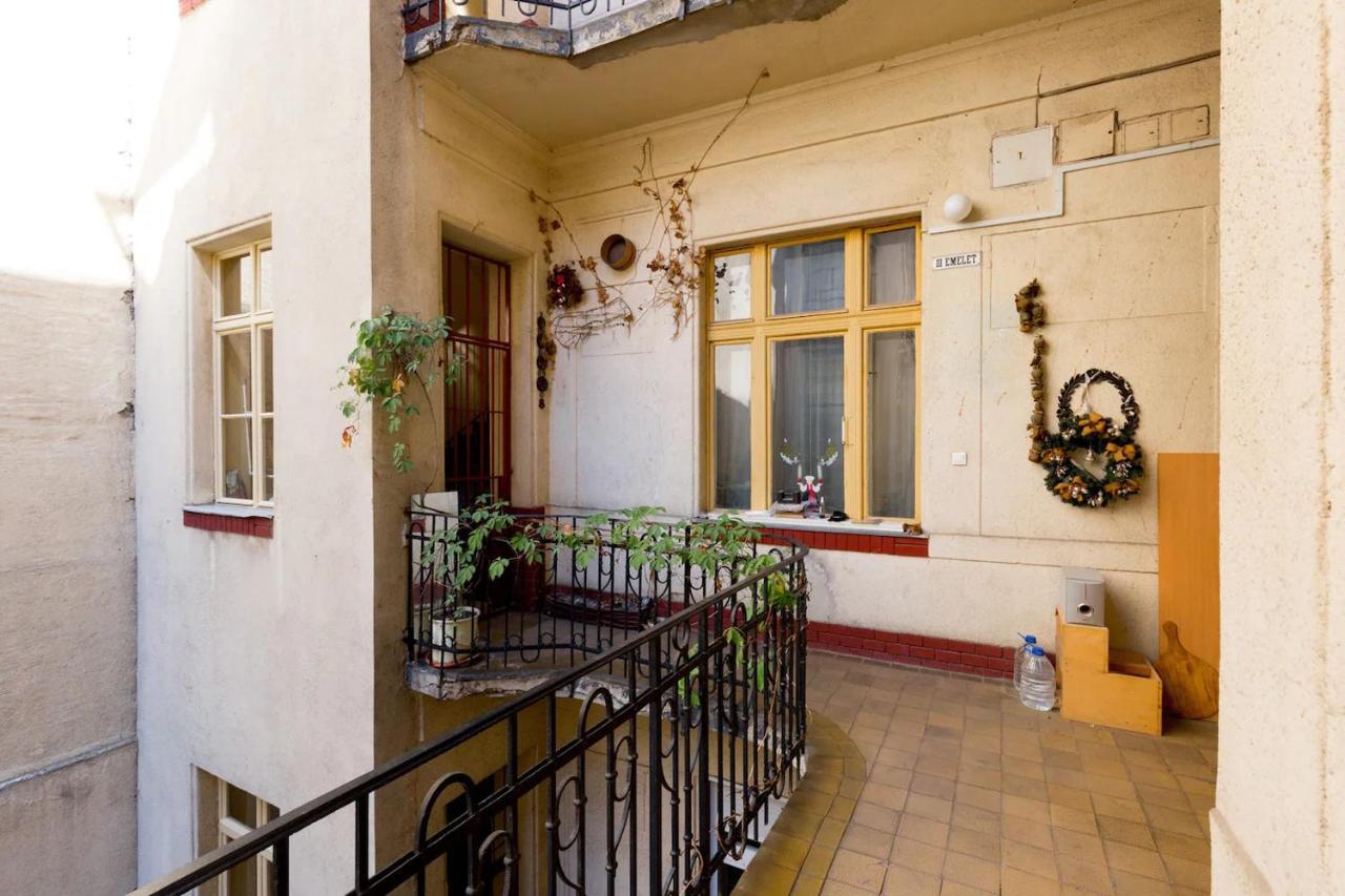 Kresz Geza 29 Westend Station 2 Bedrooms+Living Ac Budapest Esterno foto